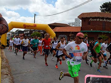 La partida de la carrera, con ms de 100 inscriptos