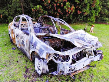 Estado en que qued el Corsa (foto clarin.com)