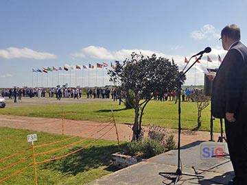 Equipos formados en la ceremonia inaugural (Foto Emiliano Felice)