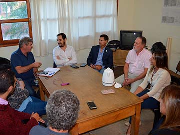 Foto de archivo: Arocena y Villota en reunin con concejales de Cambiemos