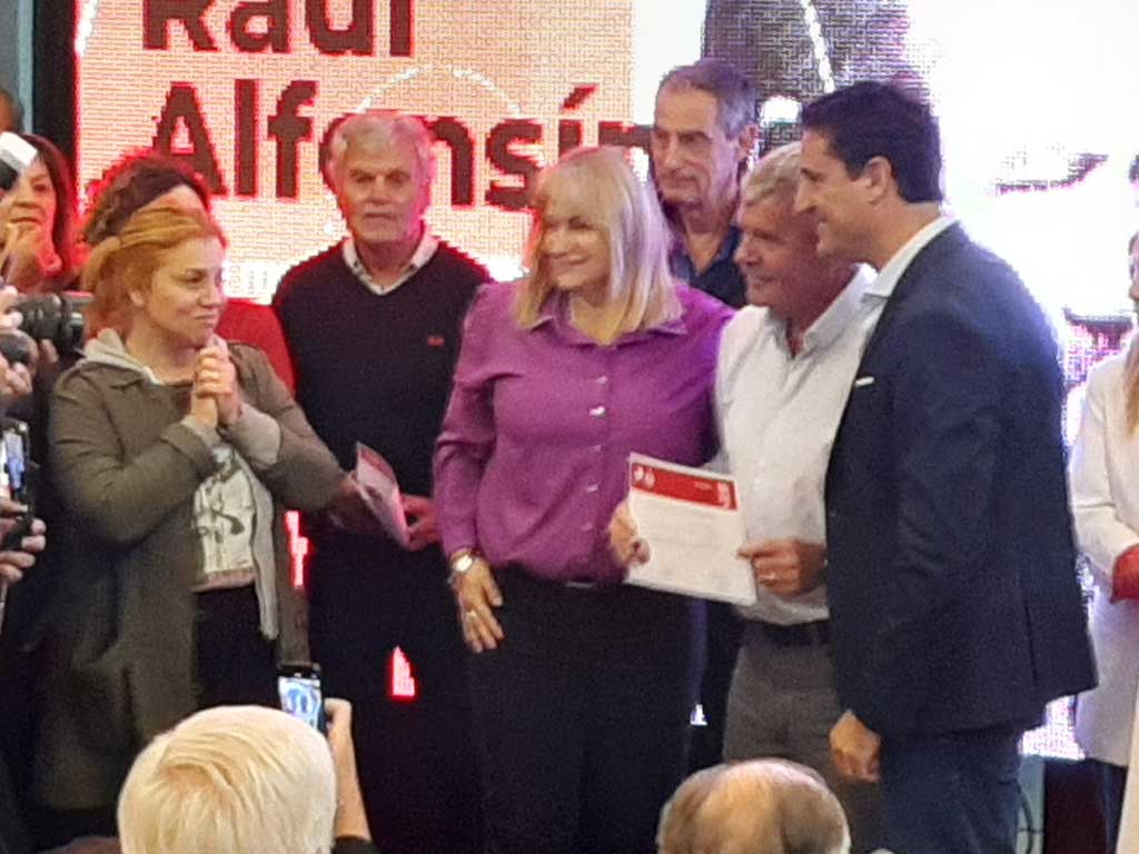 Baldo recibe de Maxi Abad el reconocimiento, Tambien recordaron a Allo y Fernandez