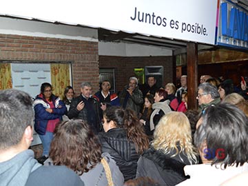 Baldo saludo a sus adherentes en la esquina de 105 y 11, pasadas las 22.00