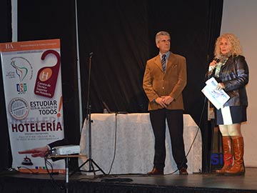 Beltrami y Palavecino durante la apertura de la charla