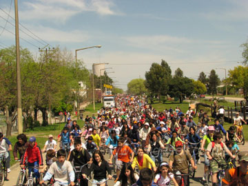  Bicicletas colmando el boulevard		  