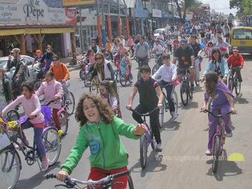 La familia geselina comparti el tradicional paseo