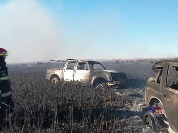 hierros retorcidos. As quedaron los vehiculos involucrados (foto Bomb Mar Azul)