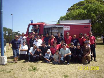 Con juguete nuevo: bomberos y el nuevo Unimog