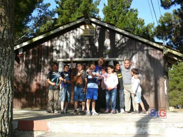 Ordoez y colaboradores con los chicos de Monte Rincn