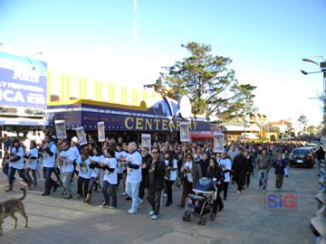 La marcha, en silencio, por la avenida 3