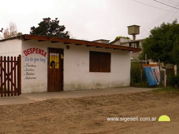 Frente de la modesta despensa de barrio, donde sucedi la tragedia 