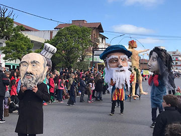 El mejor trabajo en cabezudos fue para la Escuela 4 de Monte Rincn