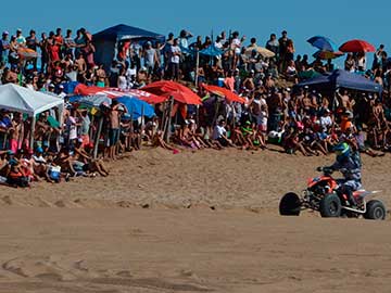 Jose Guerra y su paso triunfal frente a los medanos repletos de publico