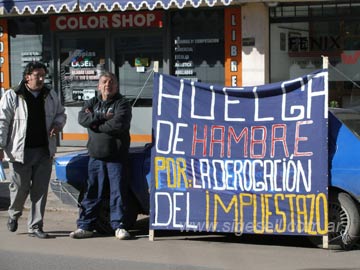 Carlos Fernandez y vecinos autoconvocados que lo acompaan