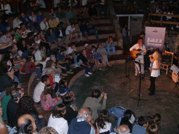 El Anfiteatro de Mar de las Pampas, en la noche del sbado. Excelente show