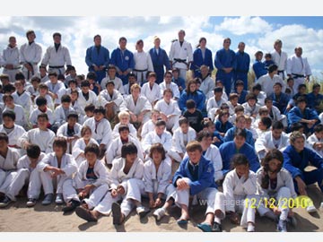 El grupo de judokas posan para la foto final