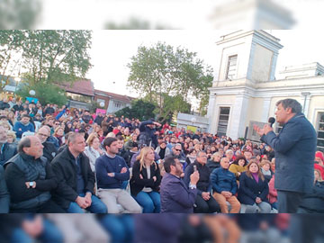 Facundo Manes convoc a una multitud en la Plaza del Agua de Mar del Plata