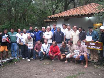 Los presentes posan para la foto (Imgen de Prensa MVG)