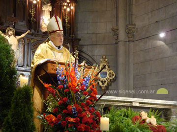 El Obispo Juan Alberto Puiggari durante la Misa de Navidad