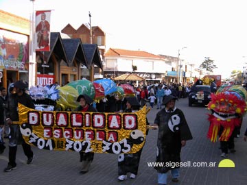 El desfile por plena avenida 3