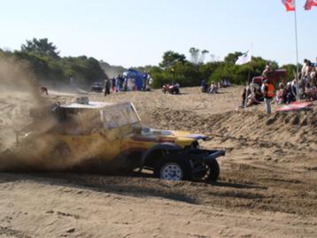 Foto de archivo: una competencia disputada en Gesell