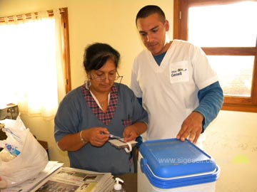 Agentes de Salud del Hospital Municipal cumplen con el operativo de vacunacion