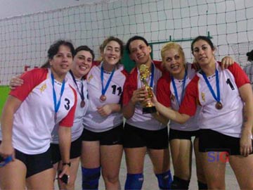 Demoledoras: las chicas del espaol y otro trofeo